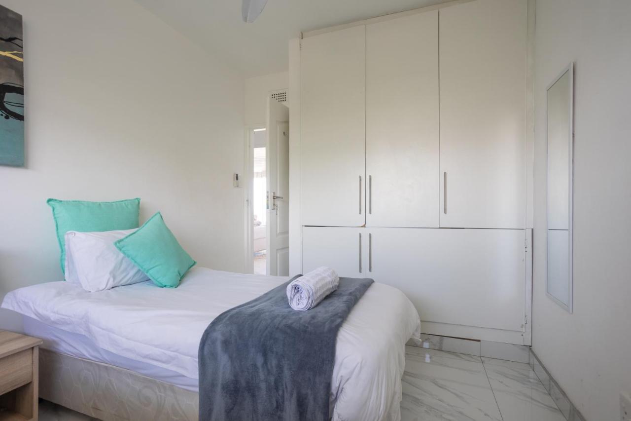 24 Sea Lodge - Sea Viewing Apartment Durban Kültér fotó